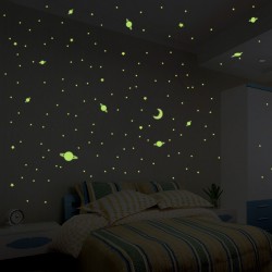 Universe Wall decals - 150 glow in the dark stars and planets stickers