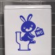 Sticker lapin au toilette